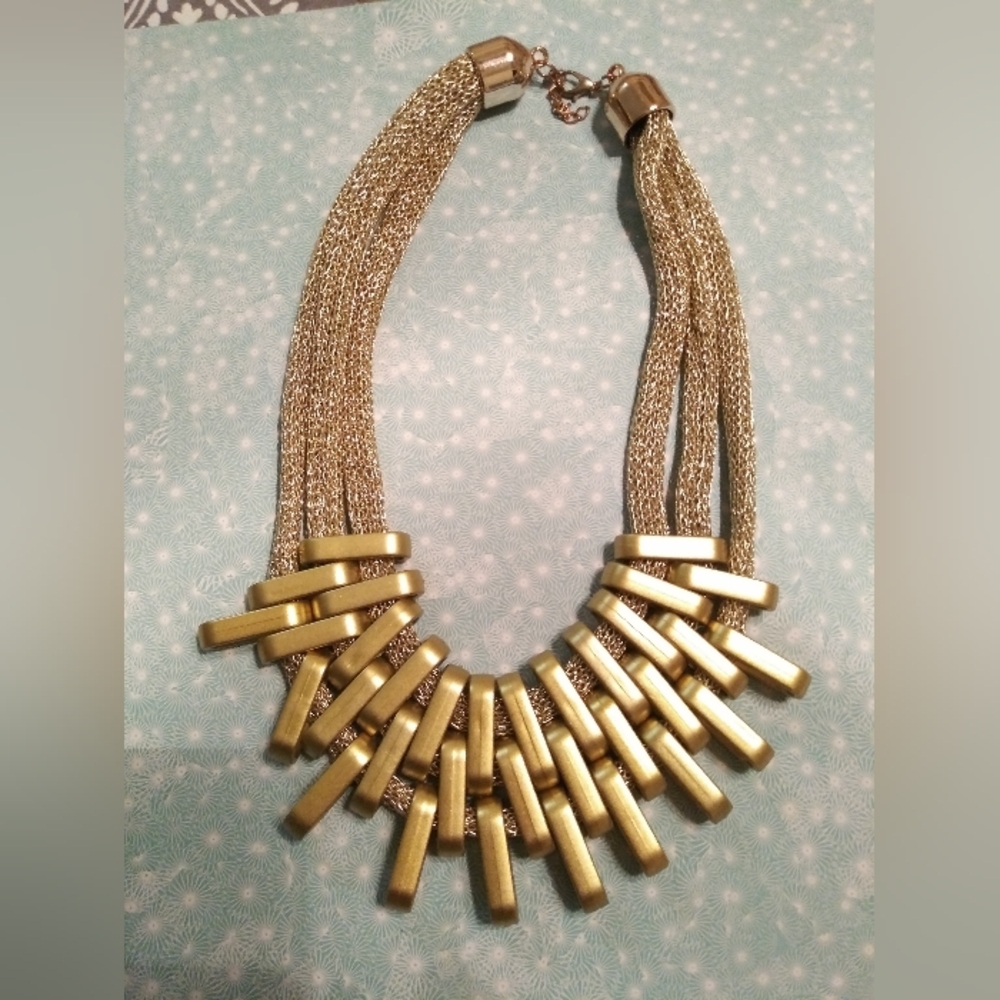 Gold Tone Necklace